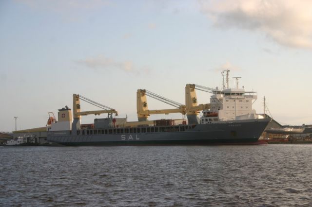 frauke - saint nazaire - 08 juillet 2008.JPG